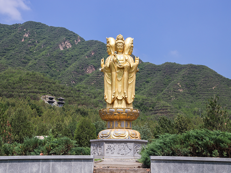 凤凰山墓地的特点是什么 凤凰山陵园有很多纪念碑吗? 凤凰山墓地的特点是什么 凤凰山陵园有很多纪念碑吗?